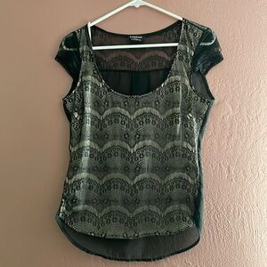 Bebe lace capped sleeve blouse
